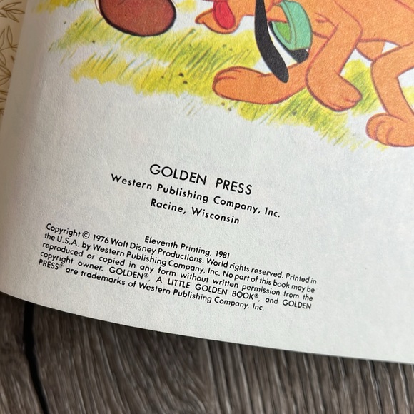 VINTAGE Walt Disney’s Mickey Mouse The Kitten-Sitters a Little Golden Book 1981 - Picture 7 of 9